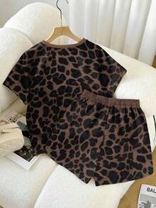 Resyla Bộ đồ cỡ lớn gồm áo thun ngắn tay cổ tròn in họa tiết da báo retro và quần short ôm sát, thích hợp cho mùa xuân/thu. - Nhiều màu - Xem 2