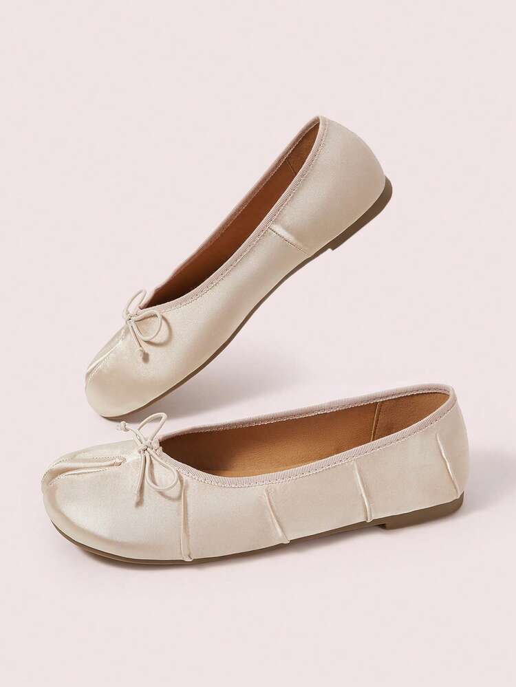 CUCCOO DOLLMOD Women's Champagne Satin Pleated Round Toe Split Toe Flats Classic Vintage Japanese Casual Cute Vacation Commute Shoes