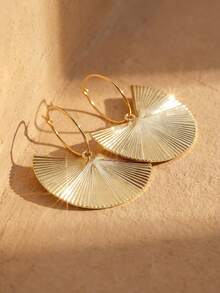 Swim Chiccia 1pair Metallic Folded Leaf Design Earrings, Elegant & Versatile - Yellow Gold - View 3