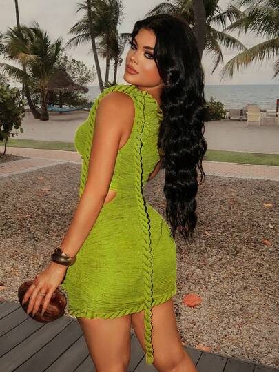 SHEIN SXY Đầm ngắn dáng ôm, khoét eo, tết bím, kiểu dáng mới cho kỳ nghỉ, thích hợp cho hộp đêm.