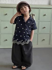 Dazy Kids Áo sơ mi tay ngắn in họa tiết tối giản dành cho bé trai, kiểu dáng thường ngày. - Xanh đậm - Xem 6