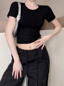 Tideelle Áo thun nữ tay ngắn khoét hình bướm hở vai - màu đen - Xem 4
