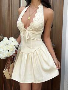 Flirla 女士纯色刺绣前系带时尚吊带迷你连衣裙 - 黃色 - 查看 3