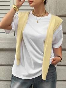 Dazy Plus Plus Size Women White Loose Fit T-Shirt With Back Print Decoration, Spring/Summer - White - View 7