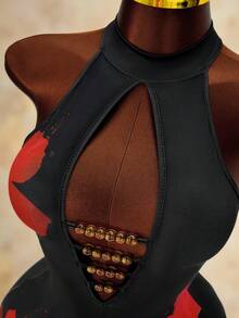 Mistrie Vestido mini ajustado con cuello halter y diseño floral calado en rojo, vestido de verano sexy para vacaciones - Negro - Ver 8