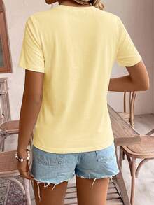 SHEIN Frenchy Áo thun ngắn tay nữ thêu chỉ họa tiết trái tim, kiểu dáng thường ngày, thích hợp mặc hàng ngày. Áo thun mùa hè, áo thun cotton nữ, áo thêu, áo kiểu mùa hè. - Vàng nhạt - Xem 5