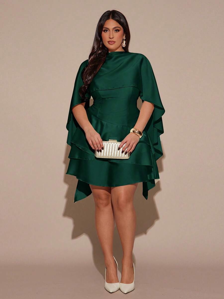 SHEIN BAE Đầm satin cỡ lớn dành cho nữ mùa thu/đông, kiểu dáng bất đối xứng, dây đeo có thể điều chỉnh, hở lưng, cổ áo choàng. - Màu xanh lá cây đậm - Xem 1