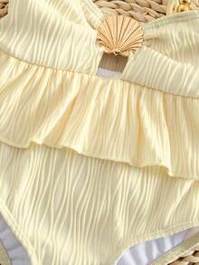 SHEIN Maillot de bain une pièce pour bébé fille, maillot de bain mignon en polyester adapté pour la natation estivale, maillot de bain décontracté coloré et à la mode pour jeunes filles. Maillot de bain une pièce à volants pour bébé fille. Maillot de bain pour filles avec volants et coquillages. Maillot de bain blanc à volants pour bébé fille. Maillot de bain une pièce pour filles avec bordure à volants - Jaune moutarde - Voir 4