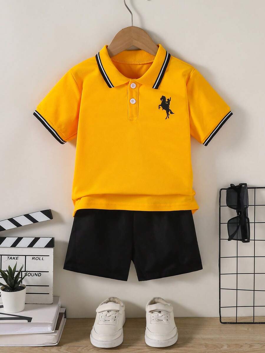 SHEIN 年轻男孩骑士印花撞色短袖Polo衫,休闲日常款 - 黃色 - 查看 1