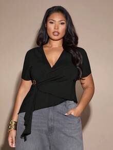 SHEIN BAE Camiseta ajustada de manga corta con cuello en V y decoración de hebilla metálica para mujer talla grande en color marrón café - Negro - Ver 7