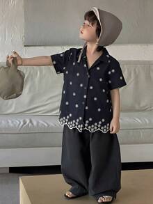 Dazy Kids Áo sơ mi tay ngắn in họa tiết tối giản dành cho bé trai, kiểu dáng thường ngày. - Xanh đậm - Xem 1