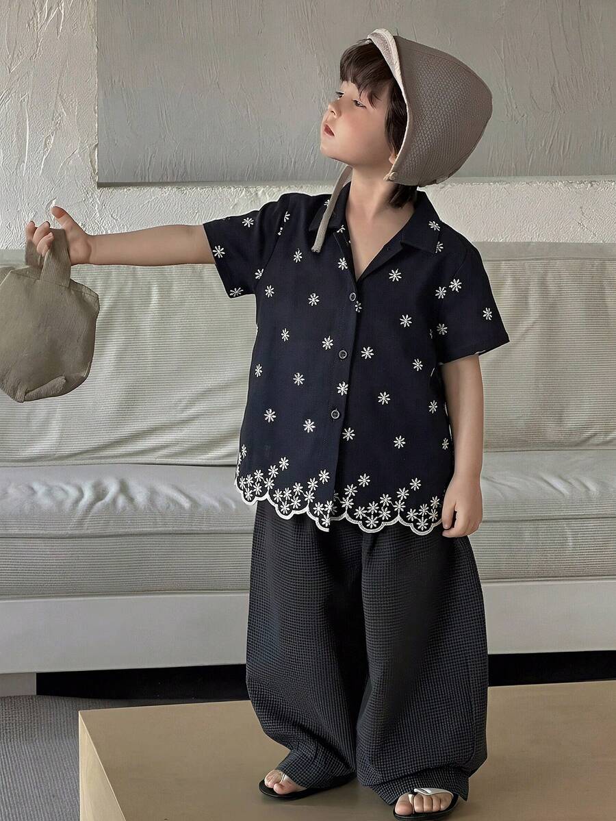Dazy Kids Áo sơ mi tay ngắn in họa tiết tối giản dành cho bé trai, kiểu dáng thường ngày. - Xanh đậm - Xem 1