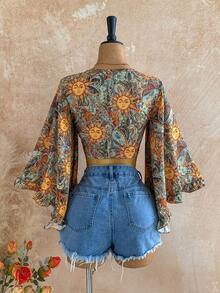 Soleia Plus Size Women Holiday Sun Face Knot Front Cropped Shirt - Multicolor - View 3