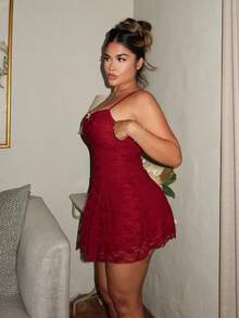 Maria Perezxox Elegante abito estivo rosa in pizzo di design di nicchia, con spalline sottili, mini abito dolce per feste di donne - Bordò - Visualizzare 4