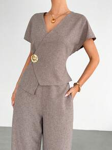 Siren Gaze Damen 2-teiliges Outfit Pastell Sommer elegant sexy Business Lässig elegant Büro Golf V-Ausschnitt Wickeloberteil Slim Fit weite Hose Set asymmetrische Knopfleiste - Aprikosenfarben - Übersicht 5