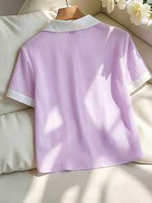 Franclia Áo kiểu nữ cỡ lớn màu hồng thanh lịch mới cho mùa hè, chất liệu chiffon, cổ trắng, dáng rộng, tay ngắn. Thích hợp cho mùa hè, lễ hội và các dịp nghỉ lễ. Đặc điểm nổi bật bao gồm cúc kim loại trang trí, kiểu dáng đa năng, cổ áo tương phản, dáng rộng, tay ngắn và vải xếp ly. Trang phục mùa tốt nghiệp, trang phục công sở thời trang, trang phục công sở, trang phục thường ngày năng động và chuyên nghiệp. - Màu tím hoa cà - Xem 2