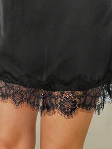 Lavishia 女士优雅黑色缎面蕾丝拼接迷你裙，夏季 - 黑色 - 查看 7