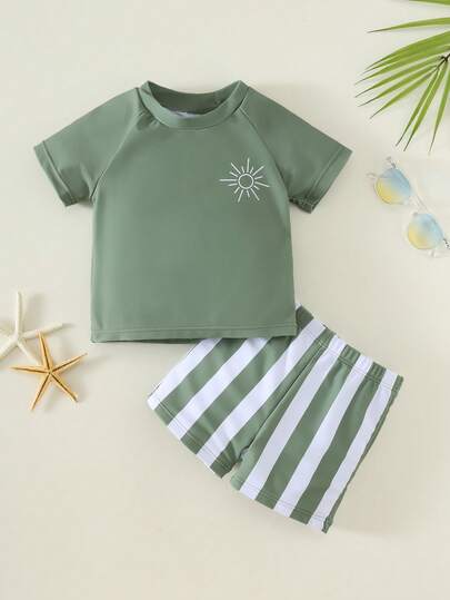 SHEIN 两件套男婴夏季休闲度假绿色短袖泳衣，条纹泳裤，沙滩短裤，泳装套装，适合海滩、泳池、度假穿着