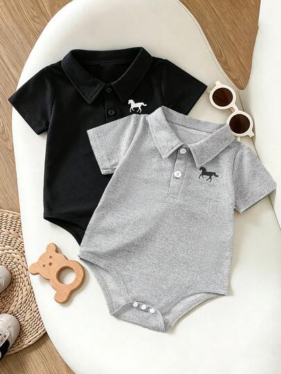 Playful Pals Bộ 2 món áo liền quần dệt kim tay ngắn màu trơn cho bé trai sơ sinh và trẻ nhỏ, thích hợp mặc ngoài trời.