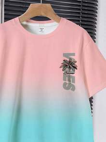 SHEIN 男童休闲舒适时尚简约圆领短袖T恤短裤套装，经典渐变马卡龙蓝粉图案印花，标志性棕榈树海滩印花 - 彩色 - 查看 4