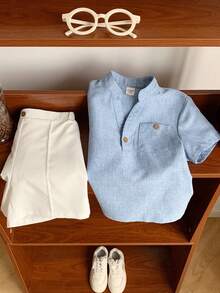 SHEIN LMoss Kids 儿童男童休闲V领短袖衬衫和短裤两件套 - 藍白色 - 查看 8