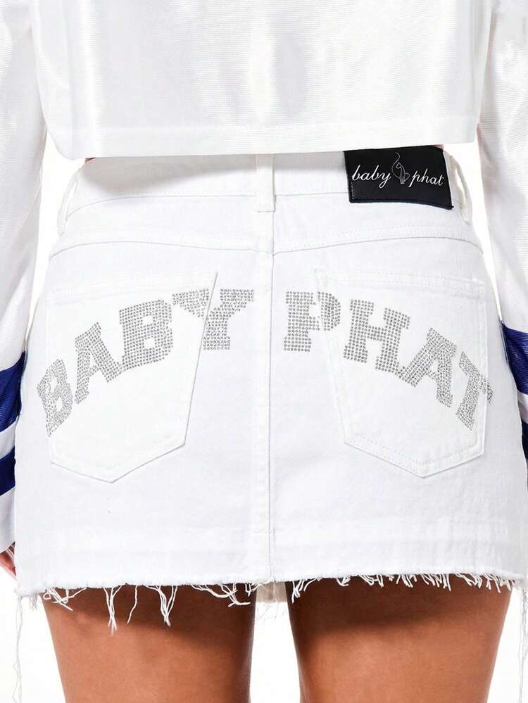 BABYPHAT Saia Denim Branca Feminina Mini com Aplicações de Strass, Barra Desfiada e Desgastada, Estilo Casual de Verão para Festivais e Streetwear