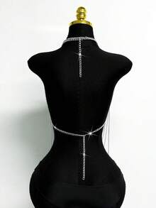 SHEIN DivaQ 女士金属链条吊带背心，金属摇滚风格，适合音乐节、狂欢节和派对等场合。 - 銀色 - 查看 2
