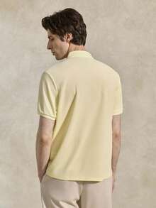 Courvante 男士字母刺繡領口 Polo 衫，條紋短袖黃色，適合工作、高爾夫、網球，極簡商務通勤與男友風 - 黃色 - 查看 5