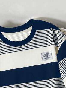 Manfinity Joysei Camiseta casual de cuello redondo de manga corta holgada con rayas para hombre - Azul Marino - Ver 3