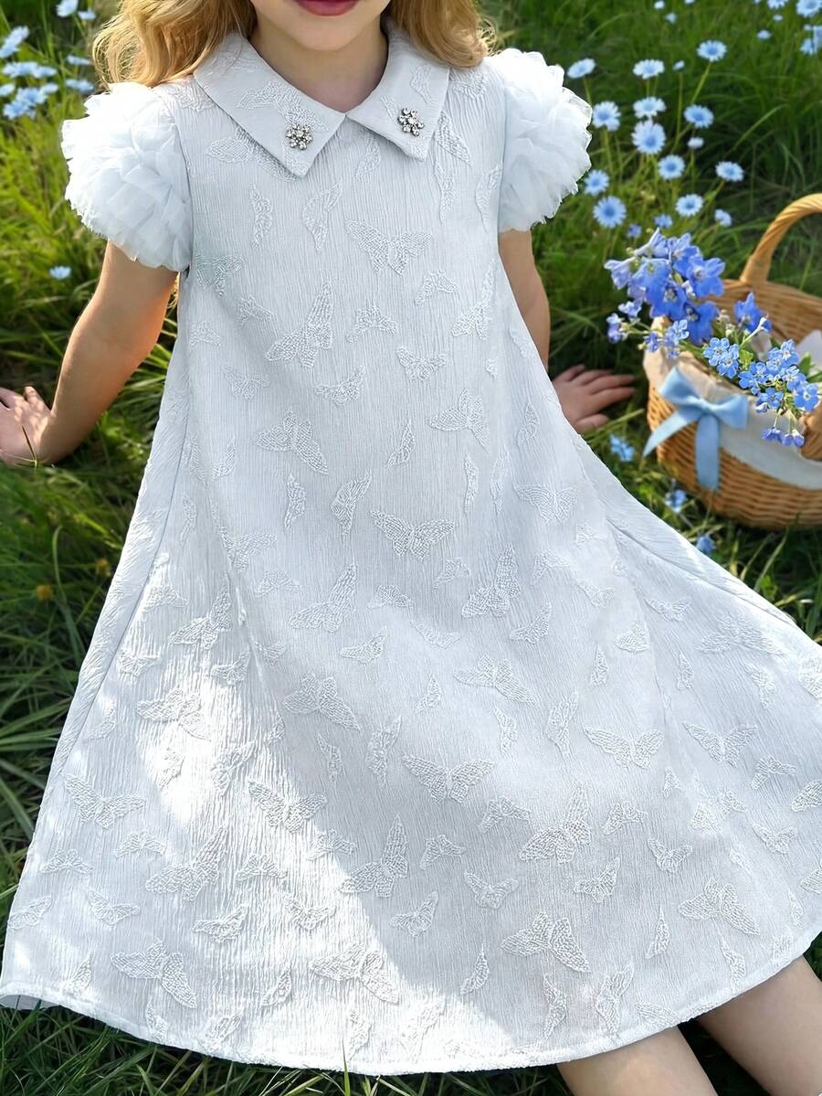 Elladie kids 一件少女夏季宽松连衣裙，小领口饰有水钻花朵图案，短袖采用3D网纱设计，直筒版型，优雅时尚的公主风。