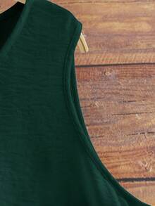 Linhara Plus Size Women Solid Color Round Neck Casual Sleeveless Shirt - Dark Green - View 4