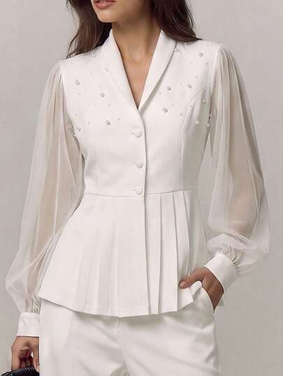 RueChic Blazer feminino moderno com detalhes em pérolas e mangas de tule branco.