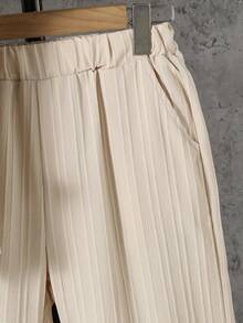 SHEIN Bộ đồ mùa hè thường ngày cho bé trai, áo sơ mi và quần short màu trơn, 2 món. - Màu be - Xem 6