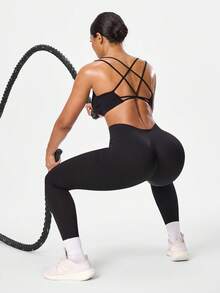 Easithlete Easithlete 2件組女款黑色純色交叉背運動內衣與緊身褲套裝，夏季性感健身房運動服，訓練套裝，無縫瑜伽褲套裝 - 黑色 - 查看 1