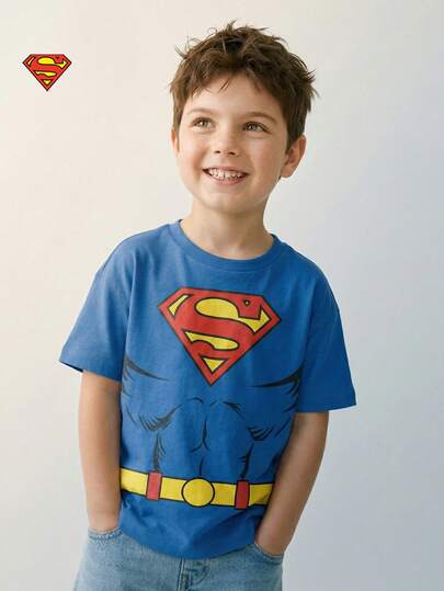 SUPERMAN X SHEIN 男童休闲卡通图案圆领短袖宽松T恤，适合夏季穿着