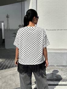 Muchica 大码夏季休闲撞色蕾丝拼接波点印花T恤 - 彩色 - 查看 2