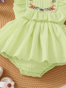 SHEIN Playful Pals 女婴花卉刺绣荷叶边下摆优雅夏季连衣裙，适合派对和日常穿着 - 綠色 - 查看 6