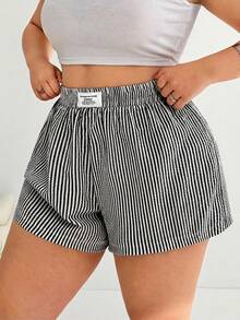 SHEIN EZwear 夏季大码女式休闲腰带扣条纹短裤 - 黑與白 - 查看 1
