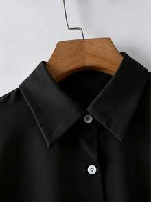 Resyla Camisa Casual Feminina com Detalhe de Laço Abotoamento Simples - Preto - Visão 3