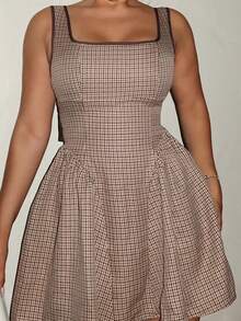 复古法式格子蝴蝶结撞色肩带性感露背收腰轻盈芭蕾舞风格女式细肩带连衣裙 - 棕色 - 查看 6