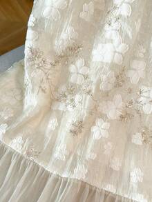 GlowEve CURVE Zanzea 大尺碼女款白色夏季優雅絲滑婚禮賓客上衣，3D刺繡亮片無袖圓領荷葉邊網紗歐根紗休閒上衣 - 杏色 - 查看 6