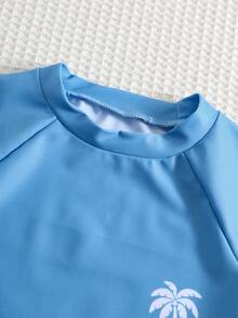 SHEIN 三件套包括：儿童/男童夏季休闲度假长袖泳衣、泳裤、防晒帽，适合海滩、水疗中心、游泳池等场所穿着。 - 彩色 - 查看 9