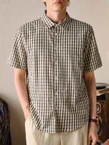 VeloEdit Camisa casual de manga corta con botones y estampado a cuadros texturizado, Old Money - Negro - Ver 8