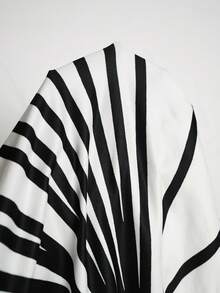 Elenzga 大码女式时尚优雅不对称肩无袖条纹印花衬衫 - 黑與白 - 查看 6