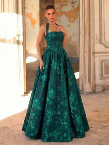 优雅浪漫的时尚提花面料露背连衣裙，搭配宽松裙摆，适合出席优雅派对、婚礼宾客、酒红色正式晚礼服、时尚伴娘礼服、正式晚宴礼服等场合。 - 墨綠色 - 查看 6