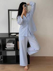 DAZY Conjunto de pijama feminino de verão com 2 peças, tecido texturizado listrado, gola com babados bordados e mangas em formato de pétala. - Baby Azul - Ver 4