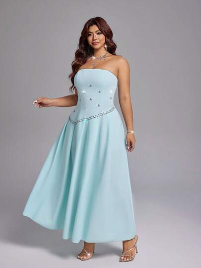 Viva Relle 大码女装春夏新款奢华薄荷绿无肩带连衣裙，珍珠水钻腰部褶皱设计，适合高端晚宴、伴娘、情人节、红毯、新年庆典等场合，通体珍珠点缀，尽显优雅气质。