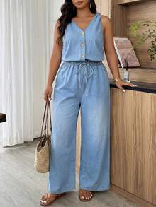SHEIN CURVE+ 大码V领无袖宽松休闲牛仔连体裤，带口袋，夏季嘉年华服装，通勤度假毕业时尚Y2K可爱街头风性感派对婚礼优雅商务休闲女士商务海滩毕业时尚女式浅色水洗无袖牛仔连体裤V领纽扣前襟抽绳腰阔腿休闲套装 - 藍色 - 查看 4