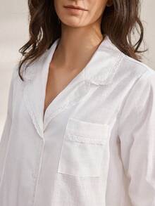 Ocili Conjunto de pijama de mujer de unicolor con cuello de solapa, botón de concha, bordado de encaje natural y suave, de manga corta y pantalón corto para uso diario - Blanco - Ver 7