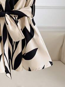 SHEIN Ladiora Sleeveless V-Neck Criss-Cross Cinched Waist Bow Ruffle Hem Fashionable Versatile Women Blouse Eleganza Office - Multicolor - View 5